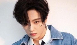 娱乐大爆料王一博蓝盈莹,王一博蓝盈莹携手演绎甜蜜爱情故事